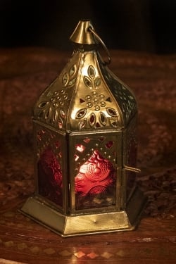 【3個セット】モロッコスタイルの透かし彫りLEDキャンドルランタン〔ロウソク風LEDキャンドル付き〕 - 〔レッド〕約15.5×9.5cm - サブ2