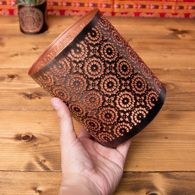 【6個セット】幾何学模様の透かし彫りが美しいマンダラランプ[円筒形  高さ:15cm] 10 - サイズのご参考にどうぞ。