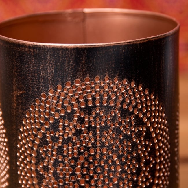 【6個セット】幾何学模様の透かし彫りが美しいマンダラランプ[円筒形・マンダラ  高さ:14.5cm] 6 - 拡大してみました。非常に精巧な切り口でバリ等も殆どありません。