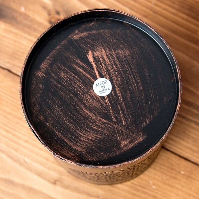 【6個セット】幾何学模様の透かし彫りが美しいマンダラランプ[円筒形・マンダラ  高さ:14.5cm] 9 - 裏面の様子です。