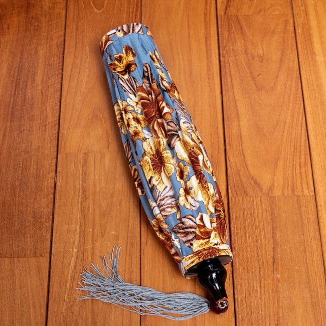 【3個セット】華やかな柄入り ベトナム伝統のホイアン・ランタン〔提灯〕 - ティアドロップ〔レトロ更紗模様〕 13 - 折りたためるので、コンパクトにしまっておけます。(以下、同ジャンル品の写真です。)