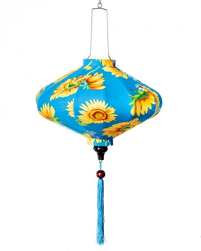 【3個セット】華やかな柄入り　ベトナム伝統のホイアン・ランタン(提灯) - 薄ひし形〔向日葵模様〕 8 - 明るい場所での写真です