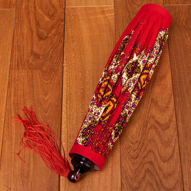 【3個セット】華やかな柄入り　ベトナム伝統のホイアン・ランタン〔提灯〕 - ほおずき型〔レトロ花模様〕 13 - 折りたためるので、コンパクトにしまっておけます。（以下、同ジャンル品の写真です。）