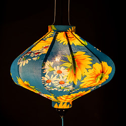 【3個セット】華やかな柄入り　ベトナム伝統のホイアン・ランタン(提灯) - 薄ひし形〔ひまわり模様〕 - サブ4