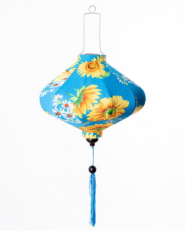 【3個セット】華やかな柄入り　ベトナム伝統のホイアン・ランタン(提灯) - 薄ひし形〔ひまわり模様〕 8 - 明るい場所での写真です