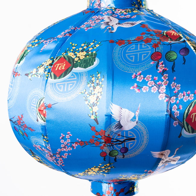 【3個セット】華やかな柄入り　ベトナム伝統のホイアン・ランタン(提灯) - 丸型〔テト祝華模様〕 11 - 生地の拡大写真です