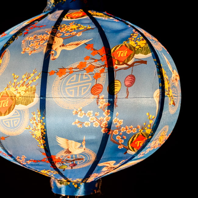 【3個セット】華やかな柄入り　ベトナム伝統のホイアン・ランタン(提灯) - 丸型〔テト祝華模様〕 5 - 拡大したところです