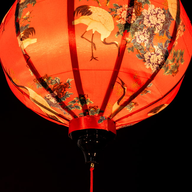 【3個セット】華やかな柄入り　ベトナム伝統のホイアン・ランタン(提灯) - 丸型〔鶴と牡丹模様〕 6 - 角度を変えてみてみました。