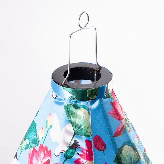 【3個セット】華やかな柄入り　ベトナム伝統のホイアン・ランタン〔提灯〕 - ティアドロップ〔鶴と睡蓮模様〕 10 - 上部の写真です