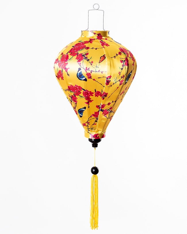 【3個セット】華やかな柄入り　ベトナム伝統のホイアン・ランタン〔提灯〕 - ほおずき型〔蝶と桃の花模様〕 8 - 明るい場所での写真です