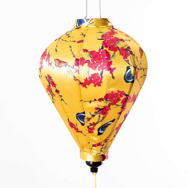 【3個セット】華やかな柄入り　ベトナム伝統のホイアン・ランタン〔提灯〕 - ほおずき型〔蝶と桃の花模様〕 9 - 柄入りなので雰囲気があります