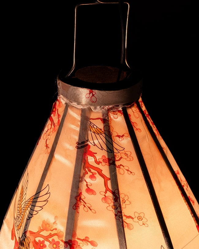 【3個セット】華やかな柄入り　ベトナム伝統のホイアン・ランタン〔提灯〕 - ティアドロップ〔鶴と梅の花模様〕 7 - 上からの写真です