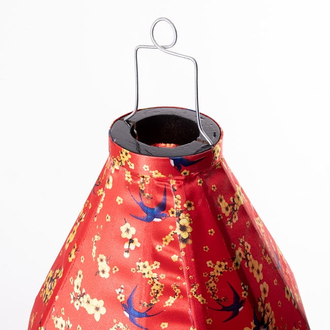 【3個セット】華やかな柄入り　ベトナム伝統のホイアン・ランタン〔提灯〕 - ティアドロップ〔燕と黄梅模様〕 10 - 上部の写真です