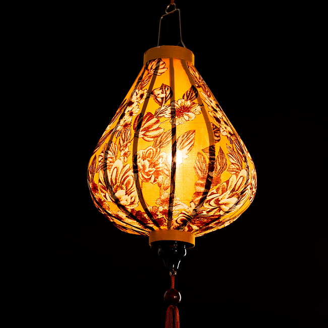 【5個セット】華やかな柄入り ベトナム伝統のホイアン・ランタン〔提灯〕 - ティアドロップ〔レトロ更紗模様〕 6 - 角度を変えてみてみました。