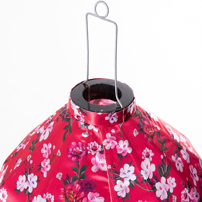 【5個セット】華やかな柄入り ベトナム伝統のホイアン・ランタン(提灯) - ダイヤ型〔レトロ小花模様〕 10 - 上部の写真です