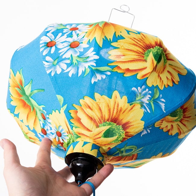 【5個セット】華やかな柄入り　ベトナム伝統のホイアン・ランタン(提灯) - 薄ひし形〔ひまわり模様〕 12 - とても良い雰囲気ですね