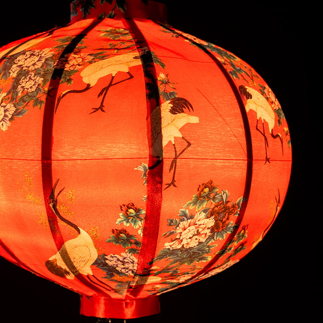 【5個セット】華やかな柄入り　ベトナム伝統のホイアン・ランタン(提灯) - 丸型〔鶴と牡丹模様〕 5 - 拡大したところです