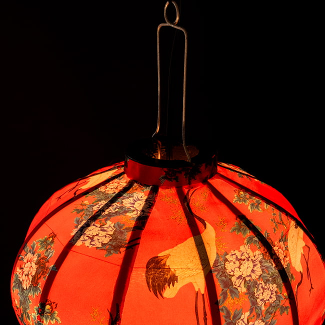 【5個セット】華やかな柄入り　ベトナム伝統のホイアン・ランタン(提灯) - 丸型〔鶴と牡丹模様〕 7 - 上からの写真です