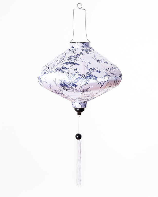 【5個セット】華やかな柄入り ベトナム伝統のホイアン・ランタン(提灯) - 薄ひし形〔歳寒三友〕 8 - 明るい場所での写真です