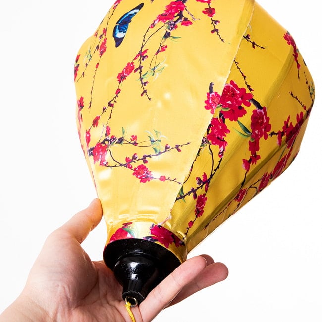 【5個セット】華やかな柄入り　ベトナム伝統のホイアン・ランタン〔提灯〕 - ほおずき型〔蝶と桃の花模様〕 12 - とても良い雰囲気ですね