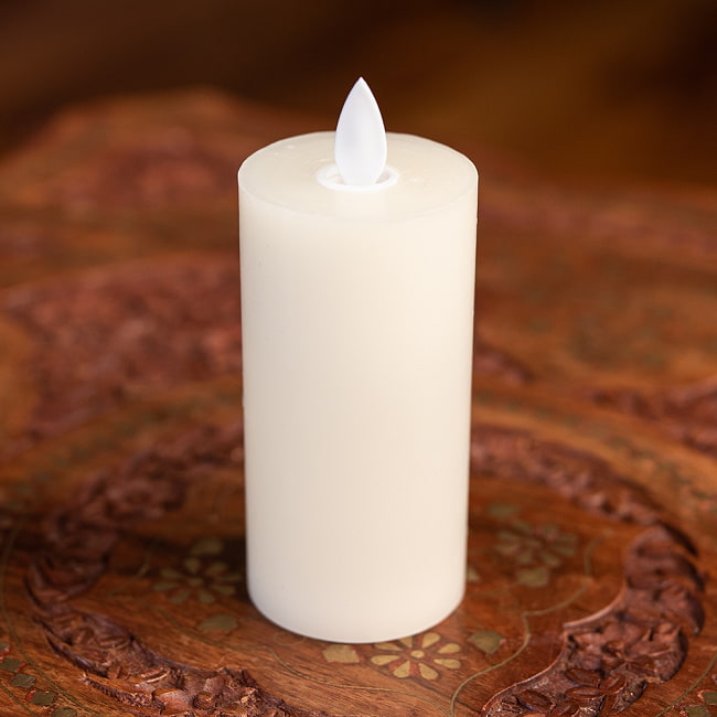 【3個セット】本物のロウで作られた ゆらめく灯火 ロウソク風LEDキャンドルライト レインボー〔5cm×10cm〕 5 - リアルな質感を求め、周囲の部分は本物のロウで作られています。