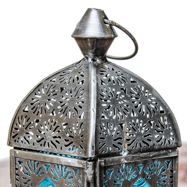 【5個セット】モロッコスタイルの透かし彫りLEDキャンドルランタン【ロウソク風LEDキャンドル付き】 - 【ブルー】約14×6.5cm 6 - モロッコランプ特有の美しい切り抜き細工。
