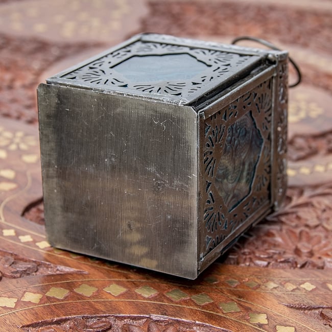 【5個セット】モロッコスタイルの透かし彫りLEDキャンドルランタン【ロウソク風LEDキャンドル付き】 - 【ブルー】約14×6.5cm 8 - 裏面の様子です。