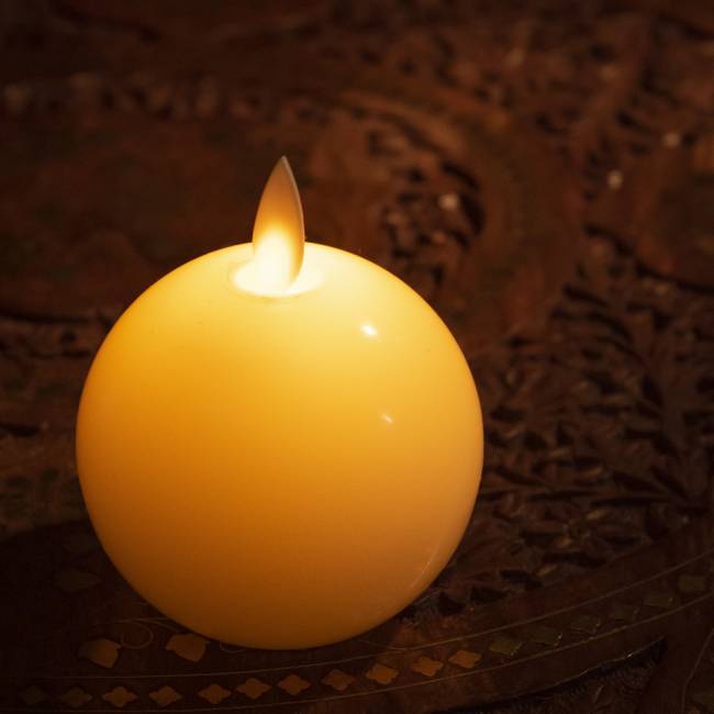 【5個セット】本物のロウで作られた　ゆらめく灯火 ロウソク風LEDキャンドルライト  〔7cm×8.5cm〕 6 - 柔らかい光がとっても幻想的です。