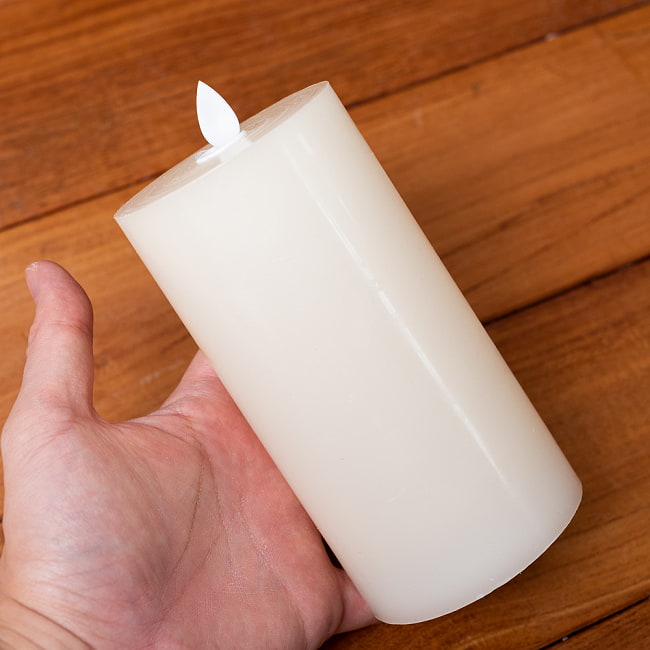 【10個セット】本物のロウで作られた　ゆらめく灯火 ロウソク風LEDキャンドルライト レインボー〔7.5cm×14.5cm〕 8 - このくらいのサイズ感になります