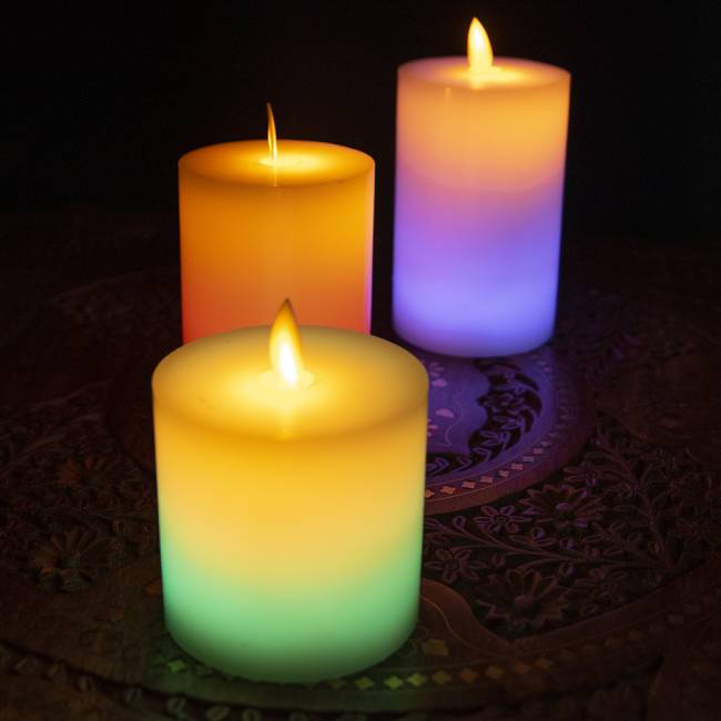 【20個セット】本物のロウで作られた　ゆらめく灯火 ロウソク風LEDキャンドルライト レインボー〔7.5cm×14.5cm〕 10 - 良い雰囲気ですね