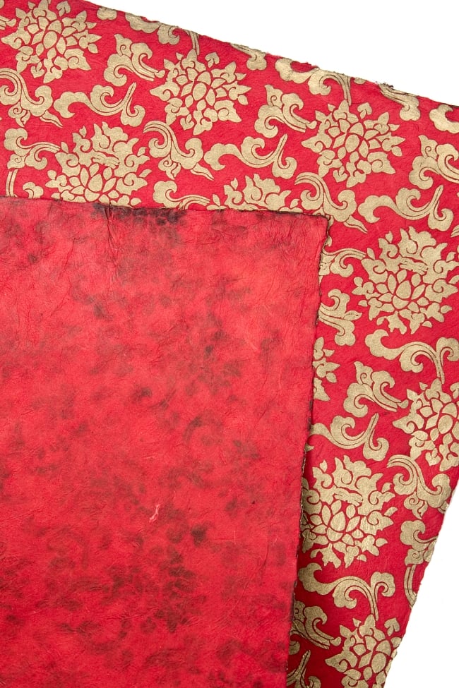 【75cmx50cm】ロクタ紙のラッピングペーパー3枚セット -赤地に金・花柄 5 - 商品の裏面です、手漉き独特の素材感が楽しめます