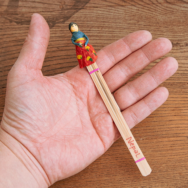 【5本セット】ネパールの手づくりしおり - 伝統衣装 11 - 使いやすいサイズ感です。