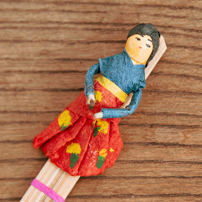 【10個セット】ネパールの手づくりしおり - 伝統衣装 4 - 可愛いデザインです。