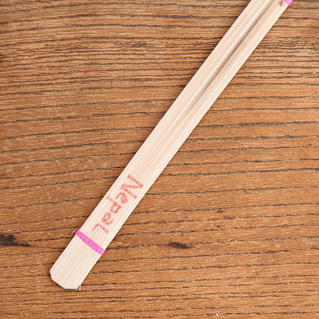 【10個セット】ネパールの手づくりしおり - 伝統衣装 9 - 先端部分です。