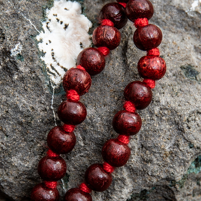 インドの数珠 - 赤色檀 4 - 趣がありますね。