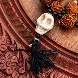 インドの数珠 - ドクロとルドラクシャ（菩提樹） - サブ2