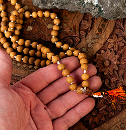 インドの数珠 - 白白檀 8mm珠全長：約96cm - サブ5