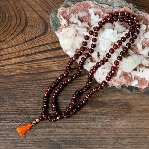 インドの数珠 - 赤白檀 7mm珠 全長約86cm(ID-MALA-132)