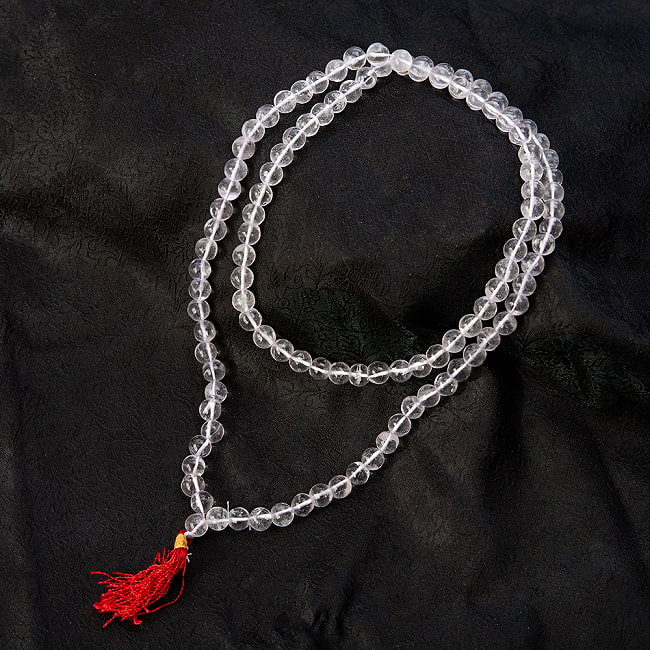 インドの数珠 - クリスタル - 約50cm の写真1枚目です。神聖な国インドからやってきた数珠です。落ち着いたデザインなので、ネックレス等として普段使いでもご使用いただけます。数珠,インドの数珠,ネックレス,首飾り