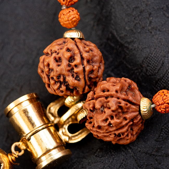 インドの数珠 ネックレス- ルドラクシャ 3 - 拡大写真になります。