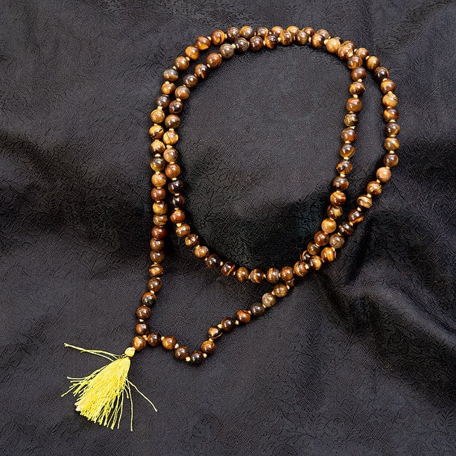 インドの数珠 - タイガーアイ - 約50cm の写真1枚目です。神聖な国インドからやってきた数珠です。落ち着いたデザインなので、ネックレス等として普段使いでもご使用いただけます。数珠,インドの数珠,ネックレス,首飾り,タイガーアイ