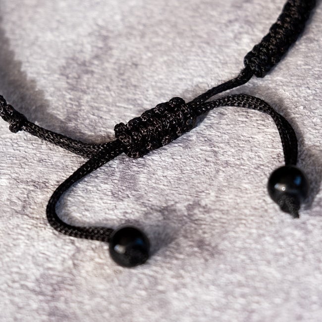 インドの彩り チャクラカラーストーンブレス 4 - スライド式のコードなので、調整もしやすいです