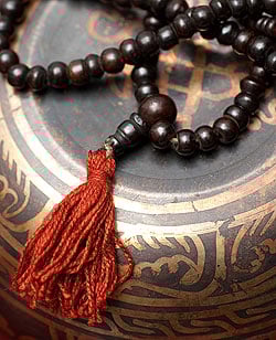 ネパールの数珠 - 飾りつき(黒) - サブ3