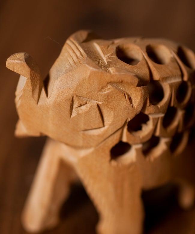 一木造り】インド職人の手作り透かし彫り木像 ジャリ - エレファント