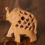 【一木造り】インド職人の手作り透かし彫り木像 ジャリ - エレファントの商品写真