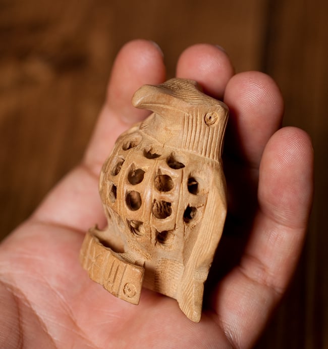 一木造り】インド職人の手作り透かし彫り木像 ジャリ - コンドル の
