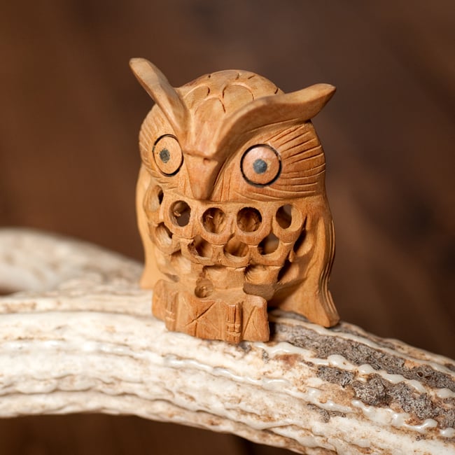 一木造り】インド職人の手作り透かし彫り木像 ジャリ フクロウ の通販