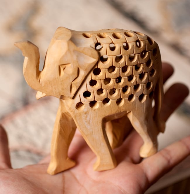 一木造り】インド職人の手作り透かし彫り木像 ジャリ - エレファント