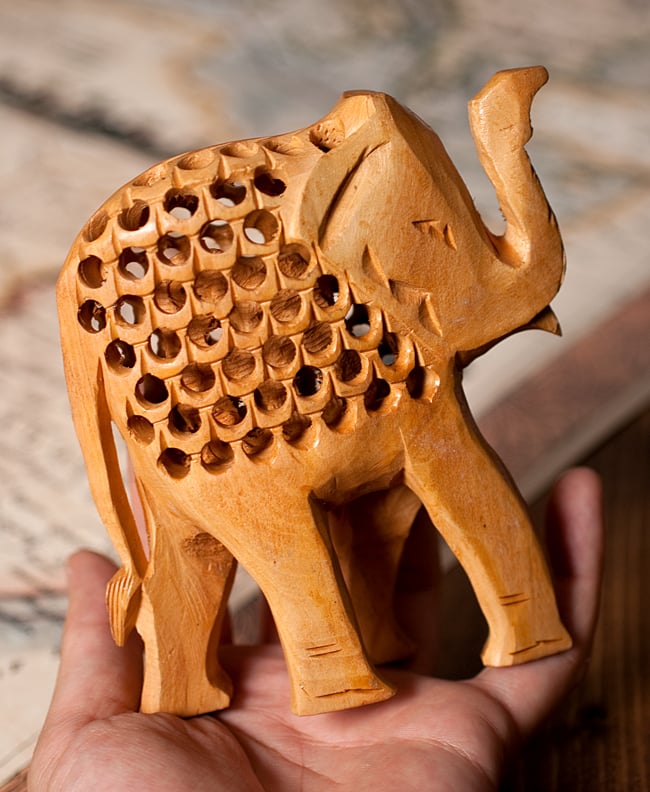 一木造り】インド職人の手作り透かし彫り木像 ジャリ - エレファント