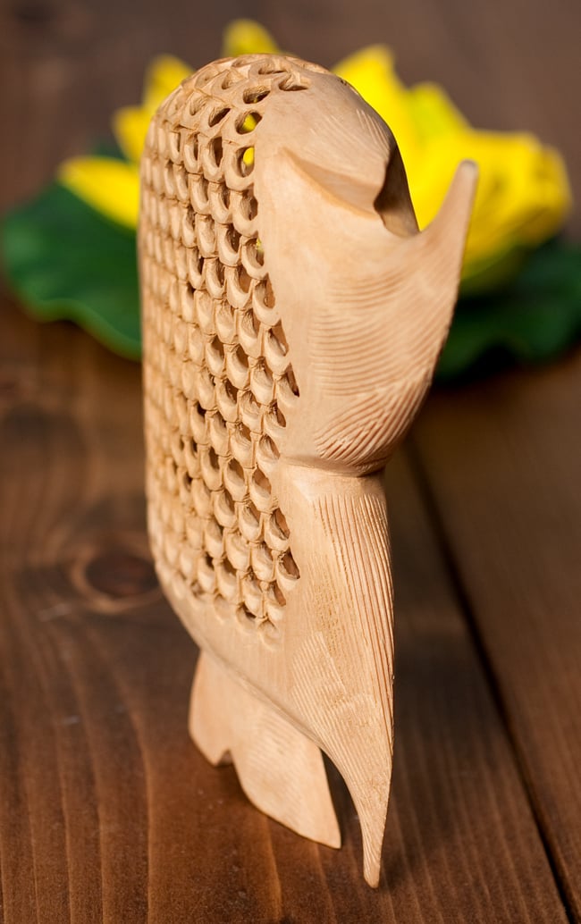 一木造り】インド職人の手作り透かし彫り木像 ジャリ - お魚 の通販